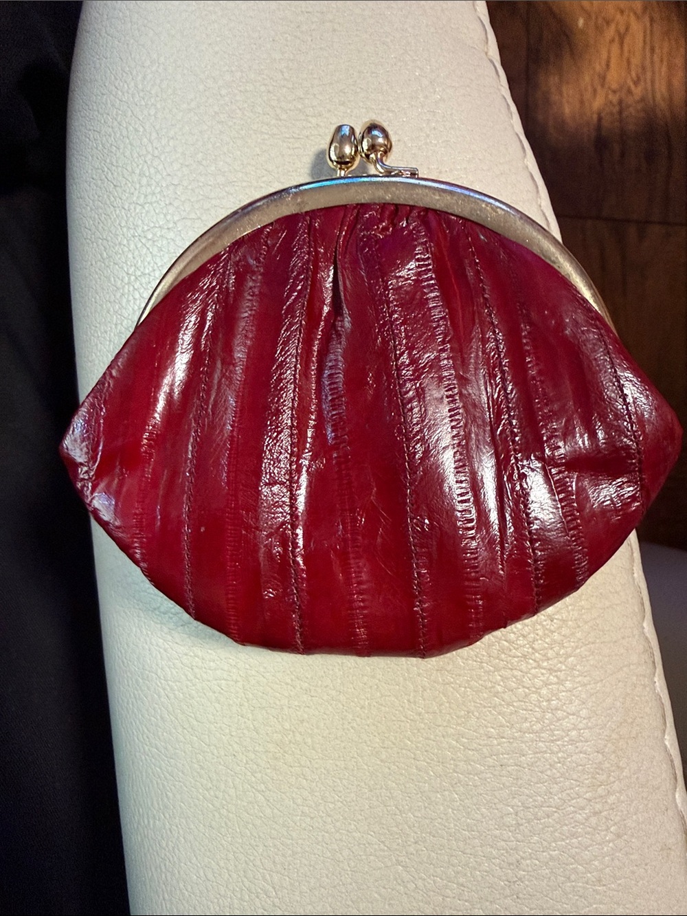 Genuine eel skin coin purse with kiss-lock clasp, burgundy red
